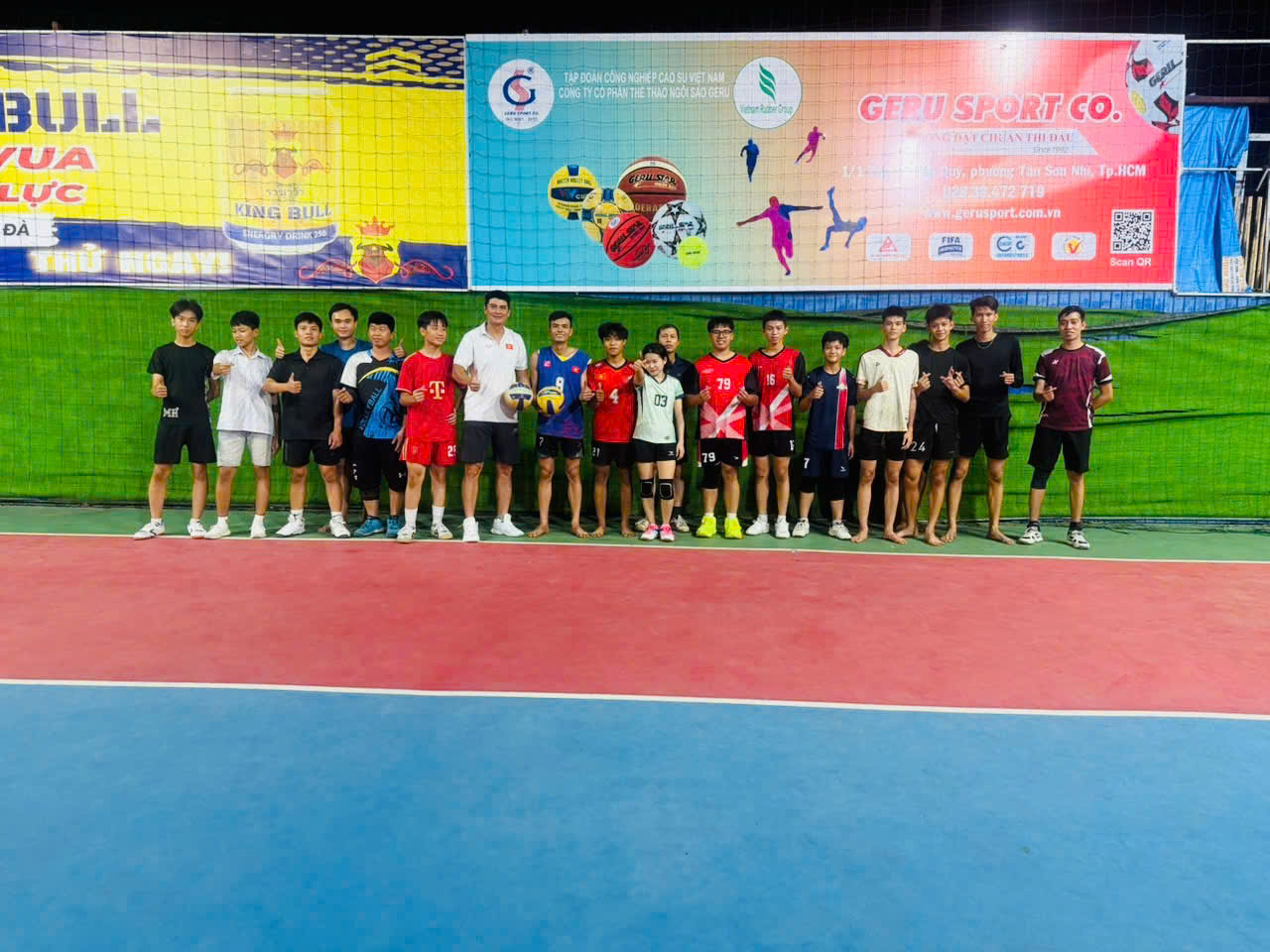 Hợp tác giao lưu cùng tuyển thủ bóng chuyền Mai Hồng Thái