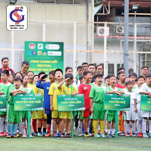Bóng nhà Geru Sport có gì đáng để xuống tiền 1